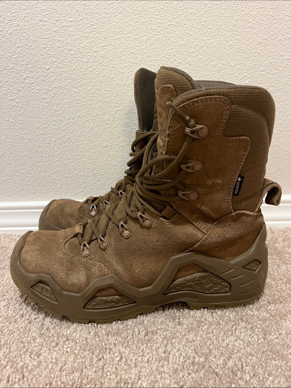 Lowa Men's Tan/Brown Tactical Suede Field Boots